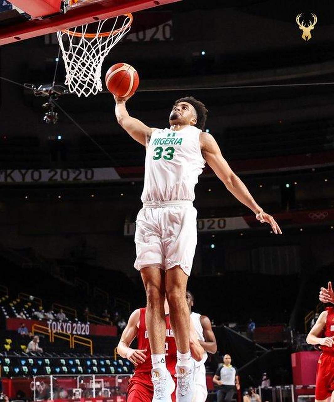 雄鹿新秀表现惊艳，全场观众掌声不断，设计来源处理提供.的简单介绍-爱游戏